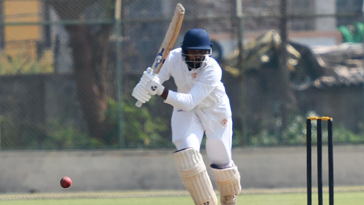 Early Ranji Trophy 2025-26: big batting knocks — Tamil Nadu fightback, Mumbai led by Siddhesh Lad, Karnataka dominated by Smaran