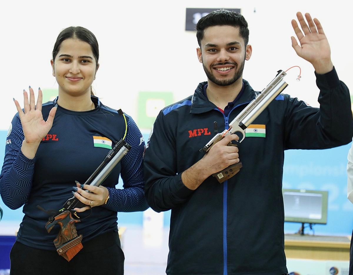 Rhythm-Vijayveer combine wins mixed air pistol gold