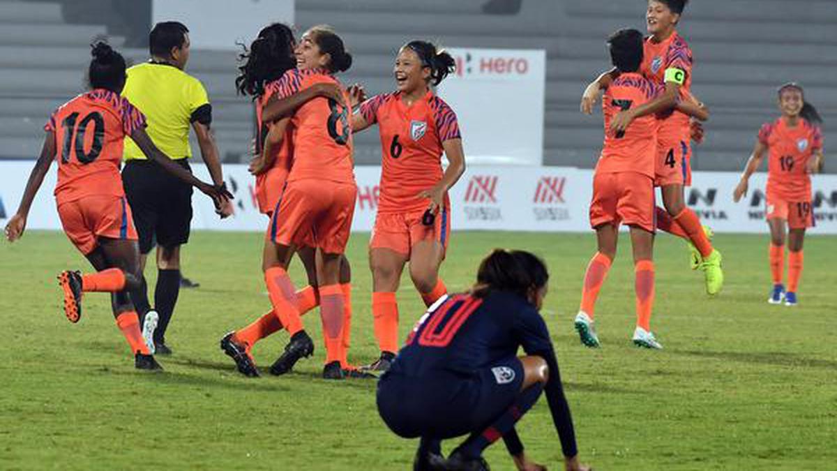 Indian women’s football team lands in UAE - The Hindu