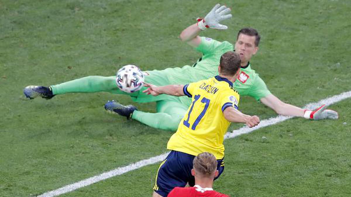 Lewandowski, Poland out of Euro 2020 with 3-2 loss to Sweden