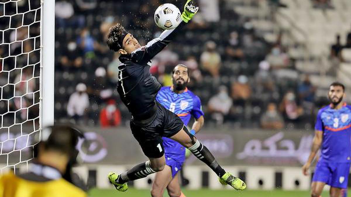 10-man India goes down to Qatar