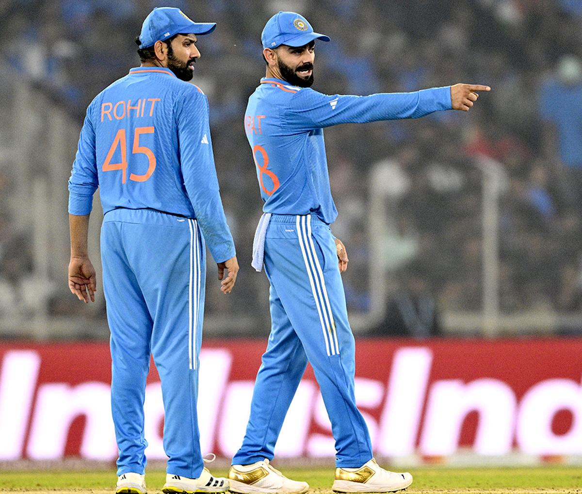 2023年のインドとオーストラリアのICC ODIワールドカップ決勝戦で、Virat KohliとRohit Sharma。