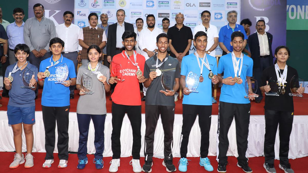 Rushendra and Sree Rakshitha emerge as junior National badminton champions