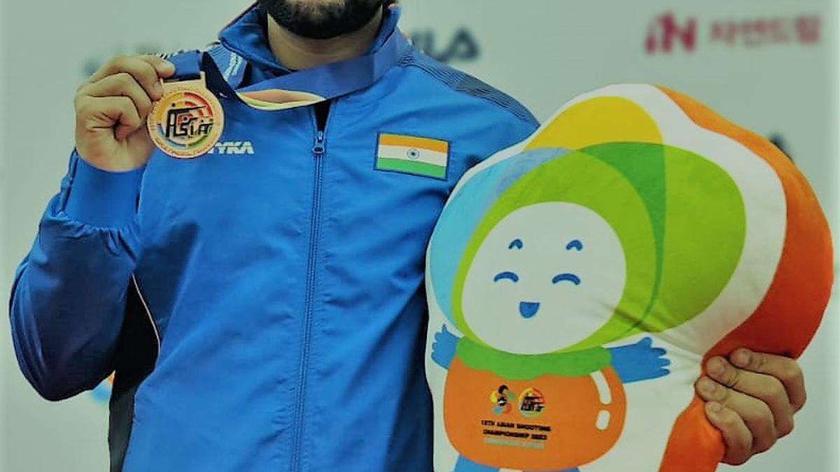 Bhanwala wins rapid fire pistol bronze and Olympic quota