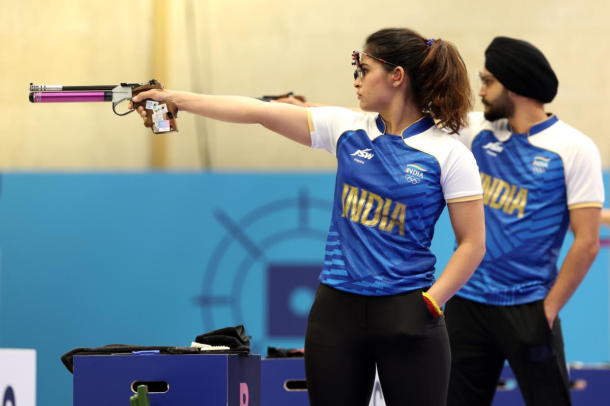 Manu Bhaker and Sarabjot Singh . | Photo credit: Getty Images Manu Bhaker and Sarabjot Singh . | Photo credit: Getty Images