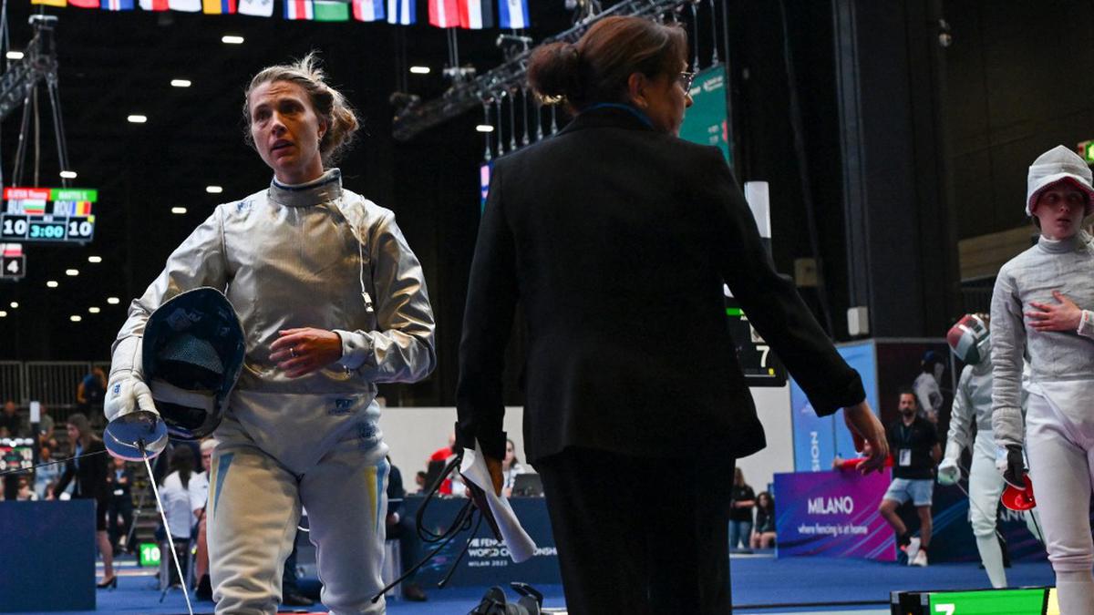 Ukrainian fencer Kharlan wins historic bout with Russian opponent