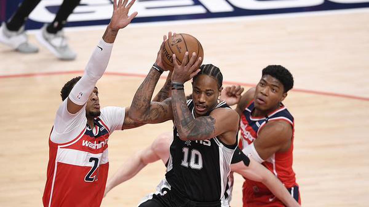 NBA | Spurs outlast Wizards in wild game