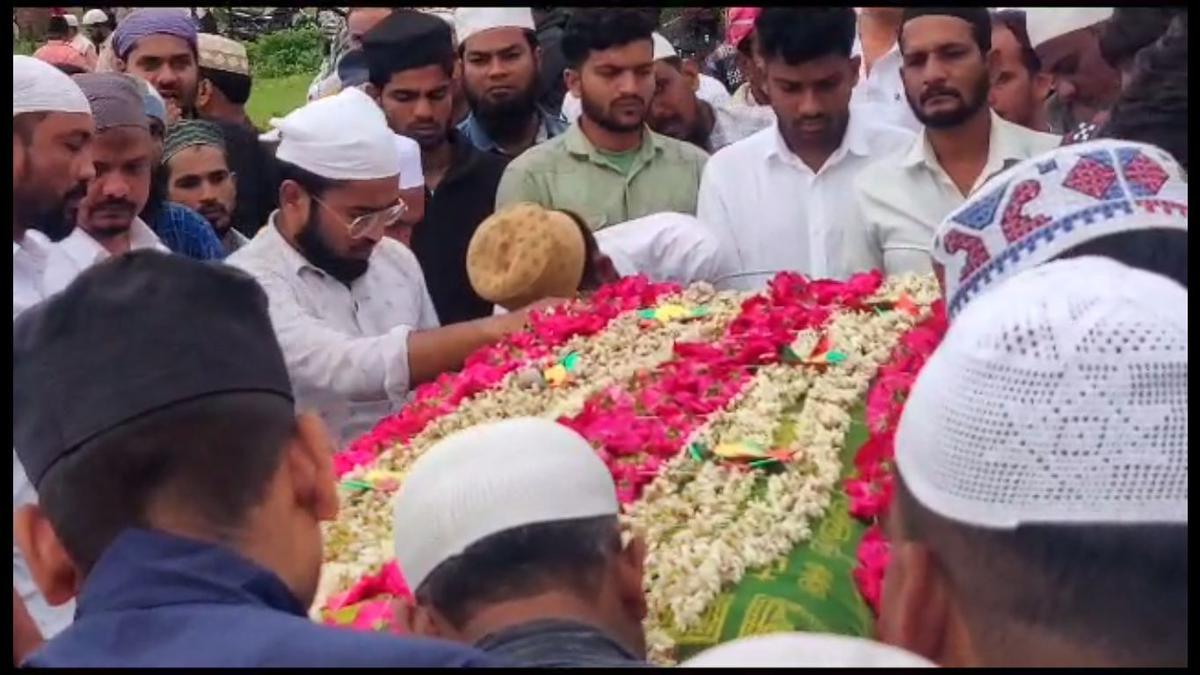 Jaipur-Mumbai train shooting | Body of slain train victim from Hyderabad laid to rest