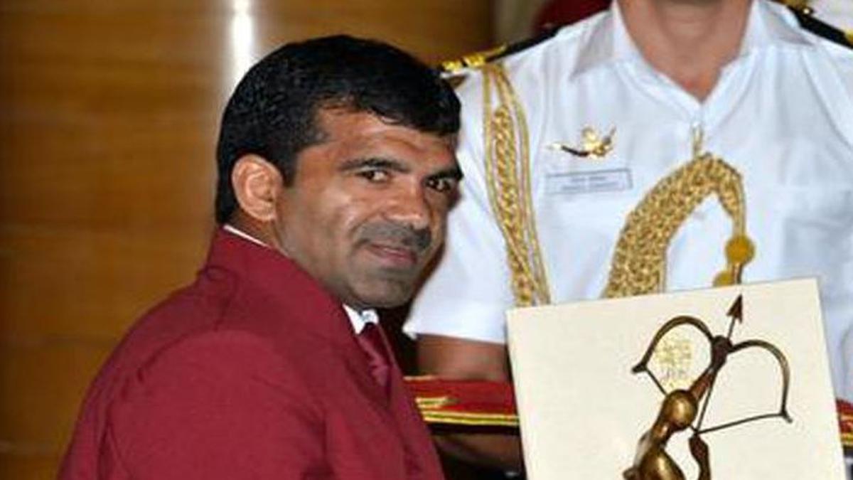 Now Deaflympics gold medallist Virender Singh to return Padma Shri over WFI president's election