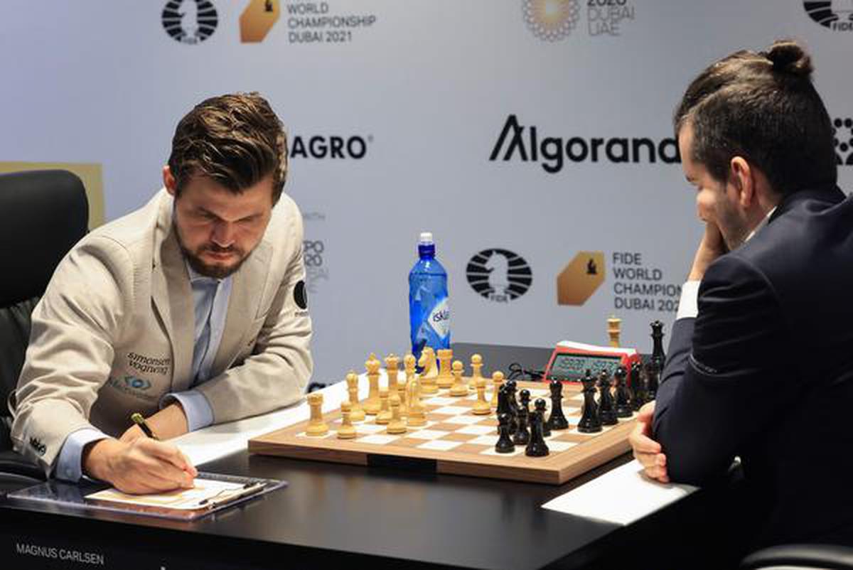 Magnus Carlsen defeats Ian Nepomniachtchi in Game 8 of World Chess  Championship – as it happened, World Chess Championship 2021