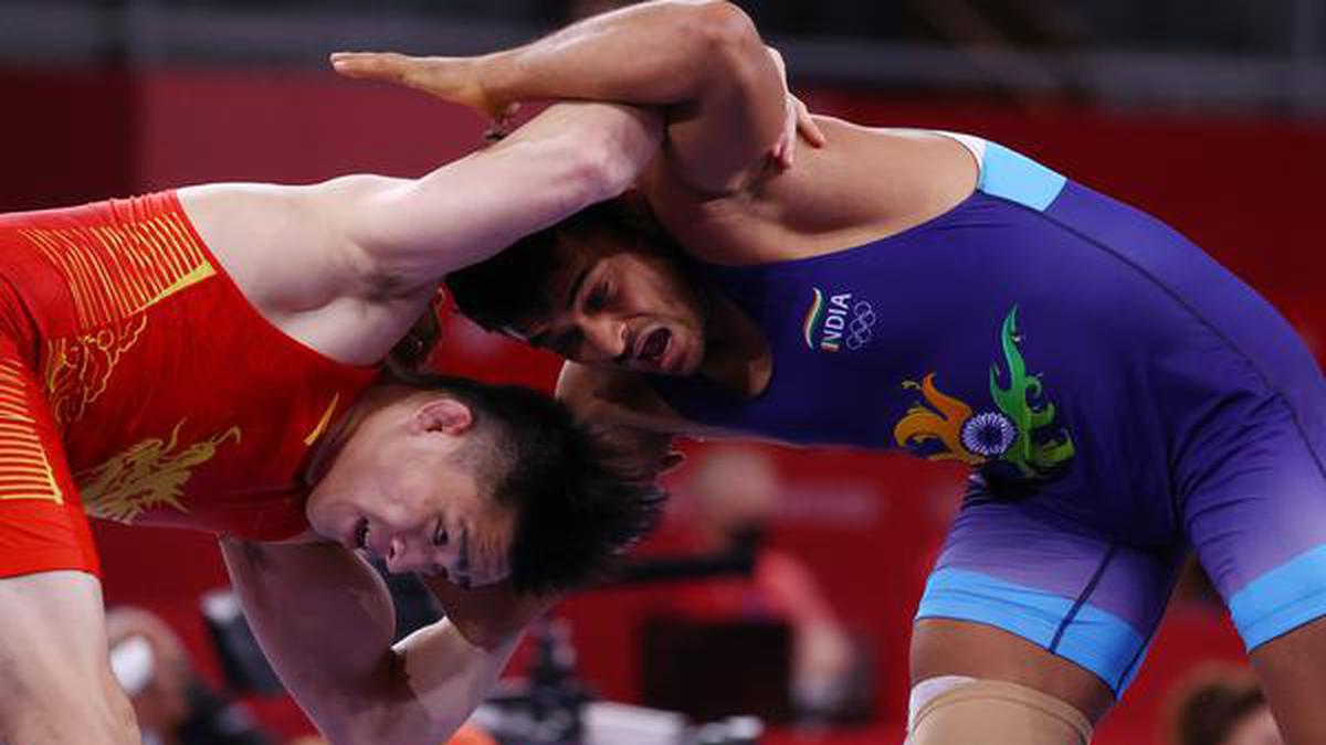 Tokyo Olympics | Ravi Dahiya, Deepak Punia storm into wrestling semifinals, get closer to medal rounds