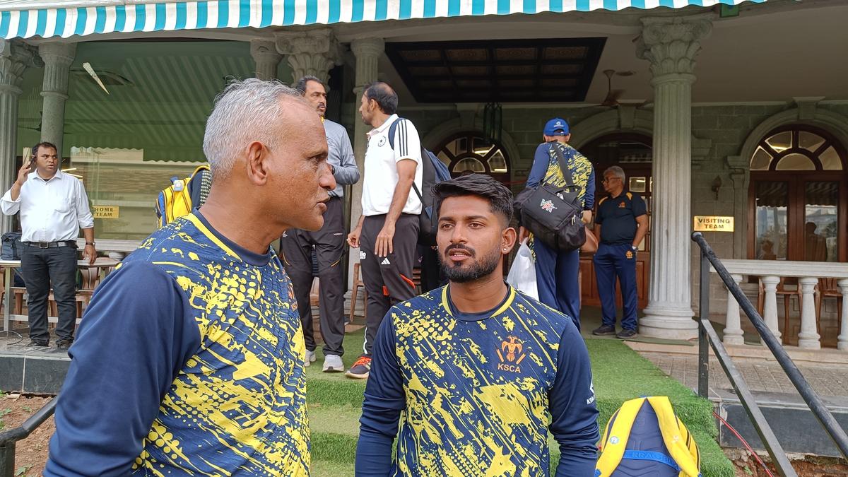 Penjaga Ranji Trophy Karnataka, Kruthik, membuktikan keberaniannya