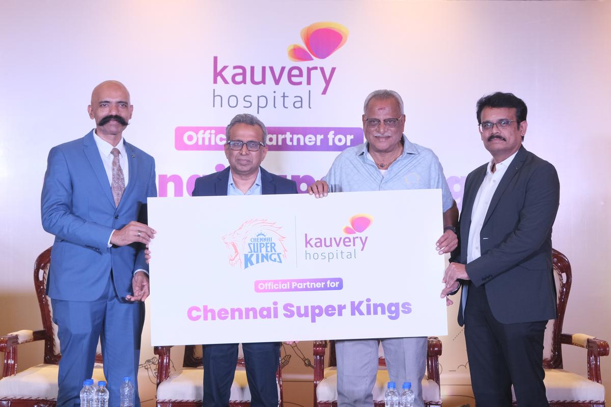 Dr. Iyappan Ponnuswamy, Medical Director, Kauvery Hospital, Dr. Aravindan Selvaraj, Co-founder and Executive Director of Kauvery Group of Hospitals and Dr. S. Sivaram Kannan, Clinical Lead & Chief Consultant Physician, Kauvery Hospital, with K.S. Viswananthan, MD, Chennai Super Kings at the function to announce the tie-up as an official partner.