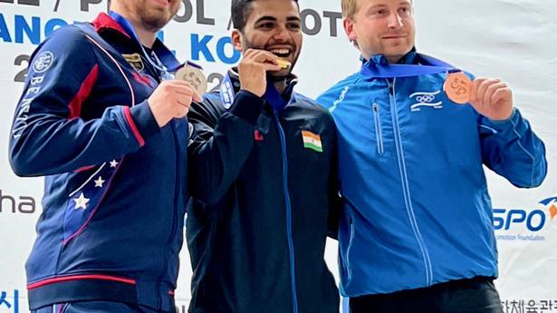 Arjun Babuta wins air rifle gold