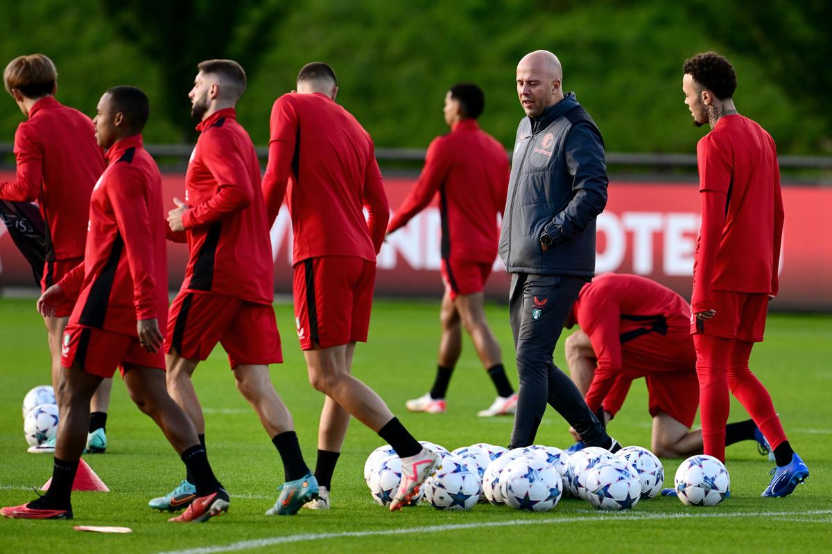 Hard taskmaster: Slot is known as a passionate leader with a fierce work ethic, driving to Feyenoord’s camp before dawn, watching every training session, and obsessively studying future opponents. | Photo credit: Getty Images