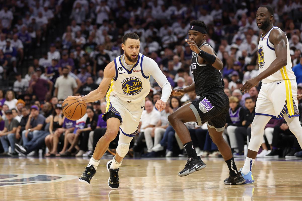 Multiple cutting edges: Curry is not just an exceptional shooter. His ability to drive fearlessly to the basket opens up holes in the rival defence. Photo credit: Getty Images