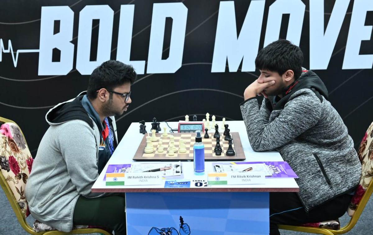 Chess.com - India on X: Indian superstar @akshaykumar's film titled  #BellBottom is releasing tomorrow! Sharp memory, national level chess  player, gaana sikhata hai, Hindi, Eng, German bol leta hai! 📸 Shot from