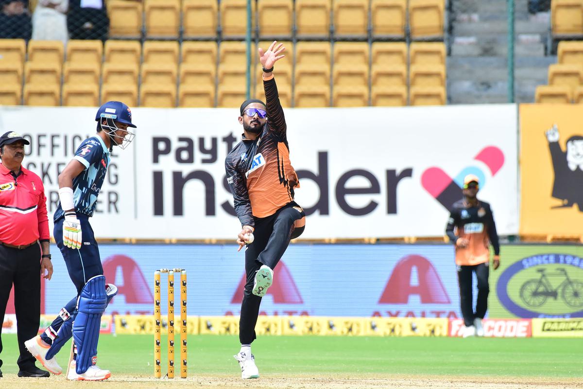 Hubli Tigers’ K.C. Cariappa, whose double-wicket blow dismissing Mayank Agarwal and D. Nischal, helped restrict Bengaluru Blasters