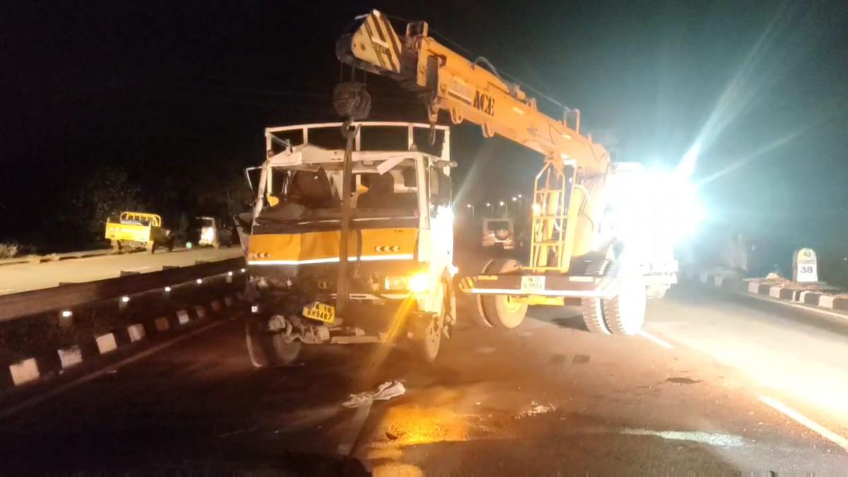 Seven women killed in road accident near Natrampalli in Tirupattur on Chennai-Bengaluru Highway