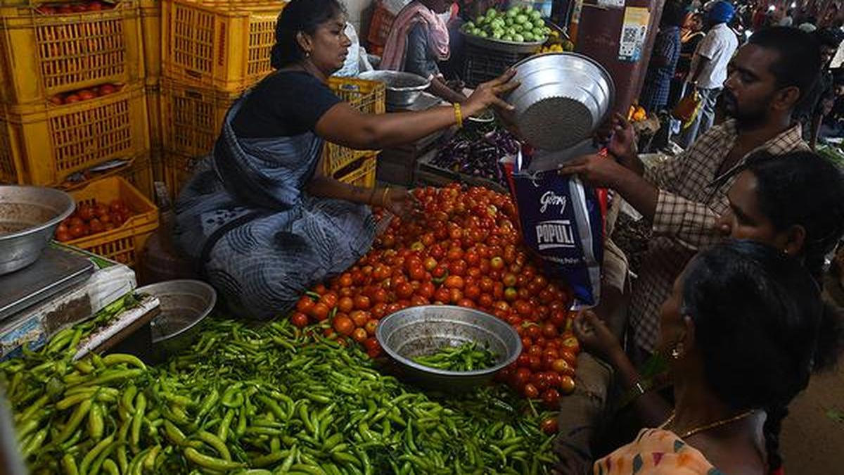 Spike in prices of vegetables, exploitative tactics by middlemen set markets aflame in Rayalaseema region