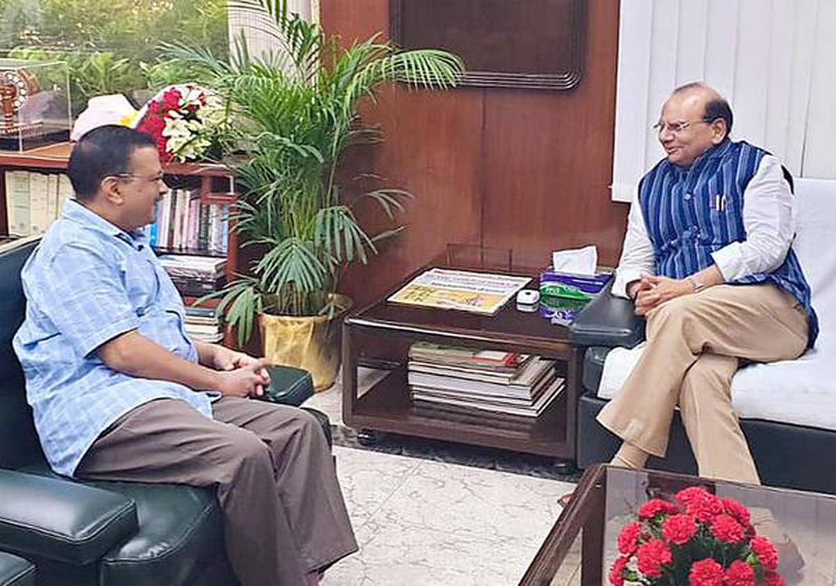Thumbs Down: LG Vinay Kumar Saxena (right) has advised Chief Minister Arvind Kejriwal not to attend the event.  file photo PTI