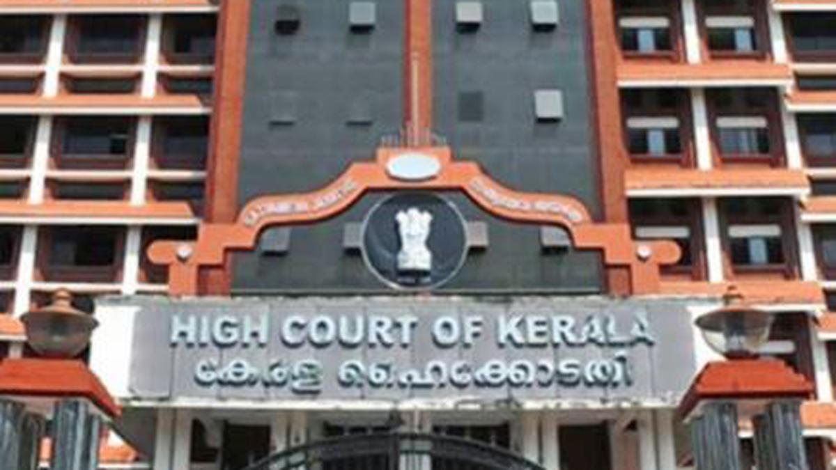 Impersonation case | Kerala HC dismisses bail pleas of principal and former SFI leader