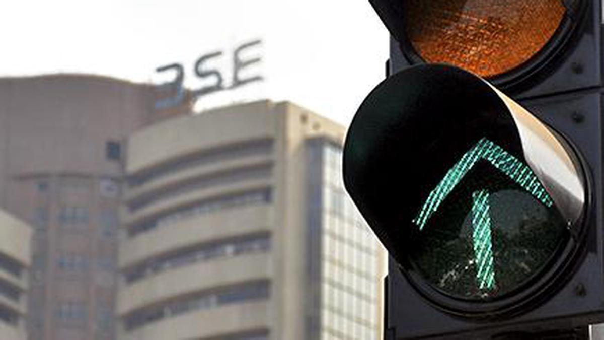 Sensex, Nifty rise in early trade