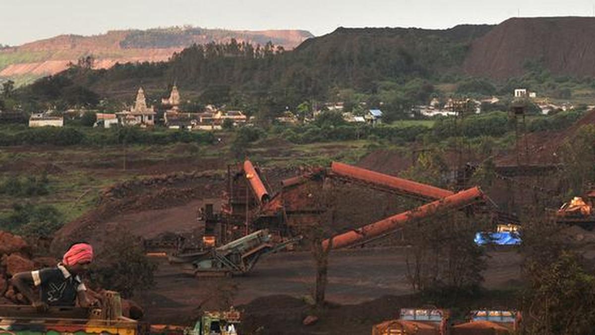 NMDC slashes iron ore prices