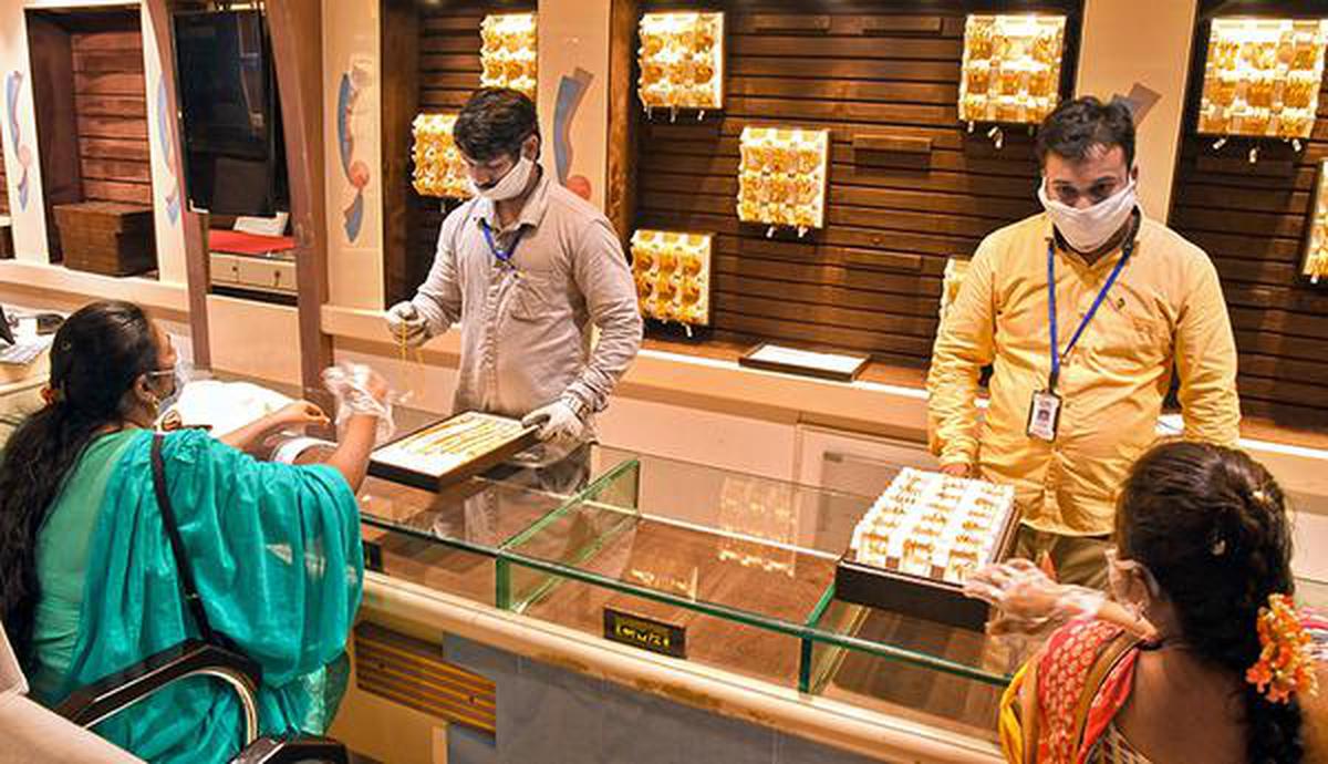 COVID curbs take a toll on China gold market, India still in discount