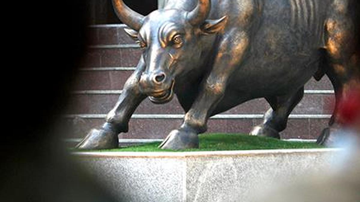 Markets stage sharp recovery after five days of fall; Sensex climbs 500 points