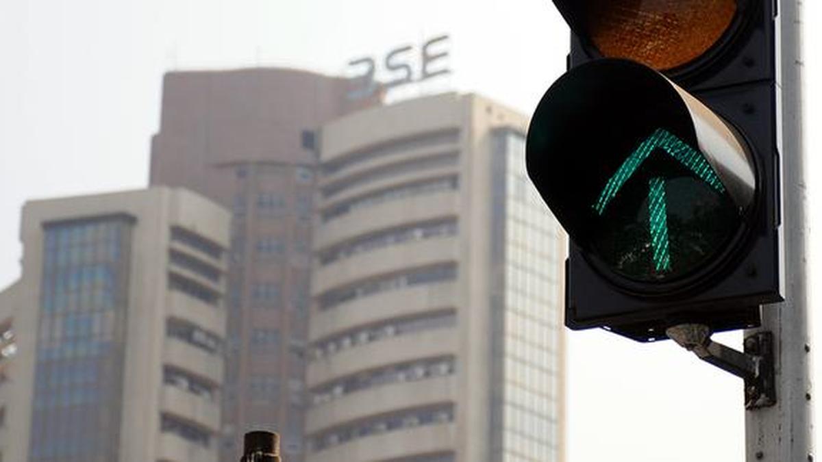 Sensex, Nifty rise in early trade on buying in IT stocks, firm global market trends