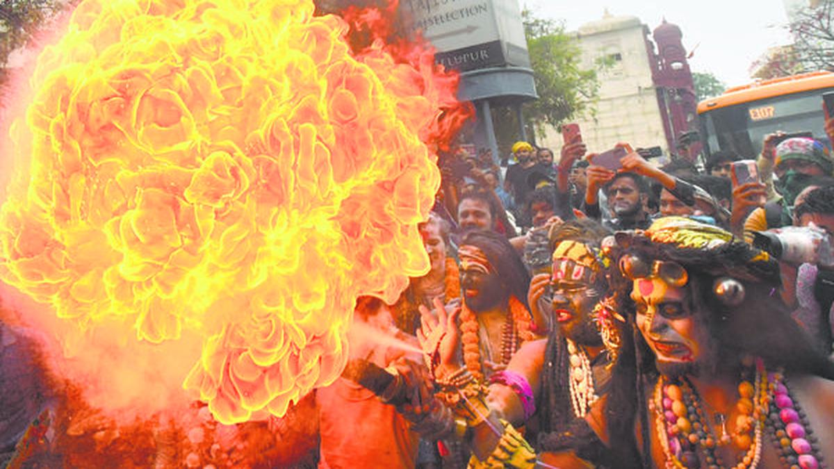 Masaan Holi in Varanasi | Rising from the ashes