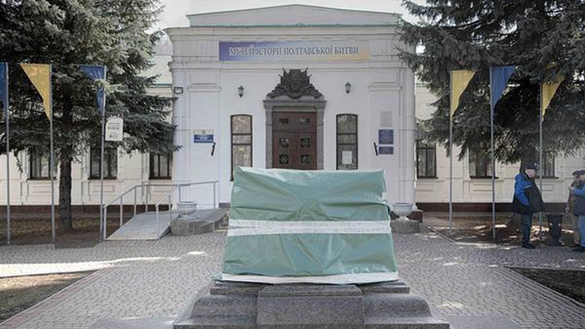 Ukraine battlefield museum moves to ‘decolonise’ history