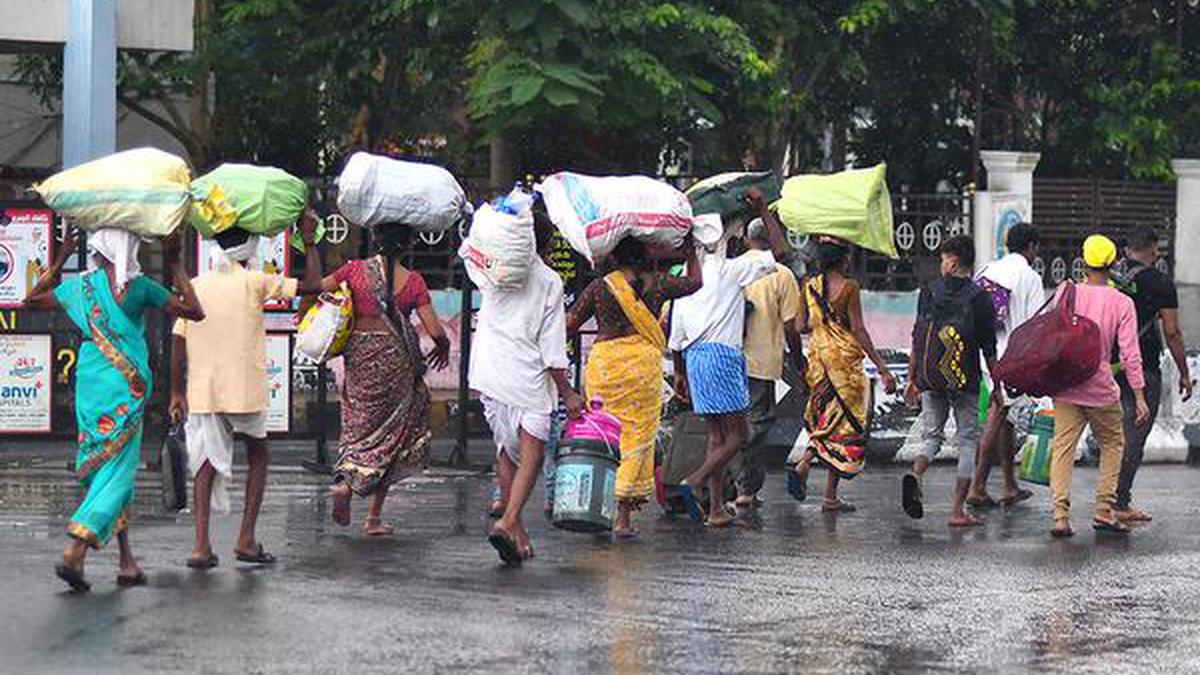 Migrant workers in A.P. lodged over 100 complaints of harassment in 5 years, says Odisha official