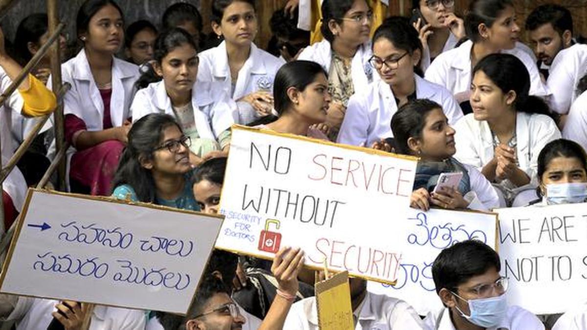 Junior doctors temporarily halt strike, Osmania doctors continue protest