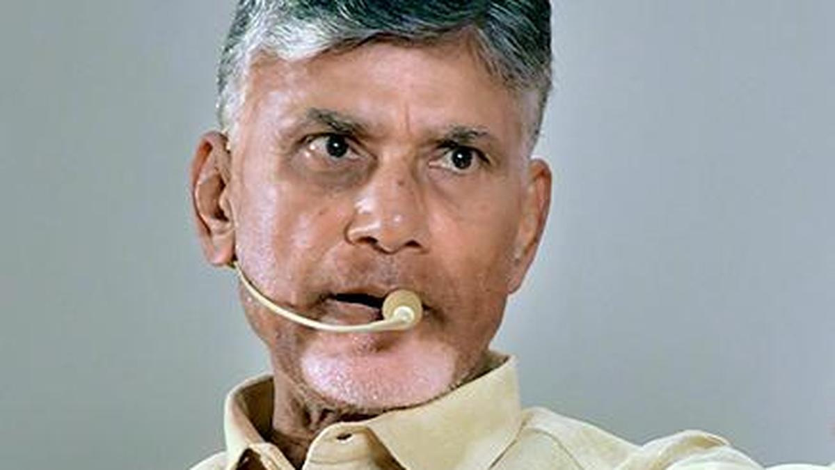 Andhra Pradesh High Court advocate writes to Union Home Secretary for probe into attack on Chandrababu Naidu’s convoy
