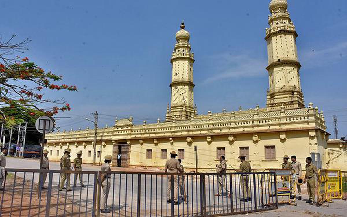 Karnataka HC notice to ASI on petition alleging illegal operation of madrasa  in Jamia Masjid in Srirangapatna - The Hindu