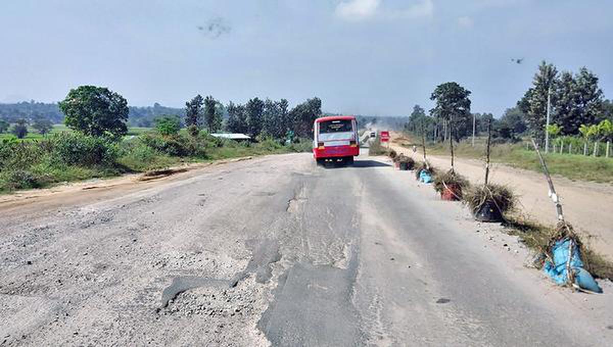 NHAI promises to fill up potholes between Sakleshpur and Mangaluru by January 15, says DC