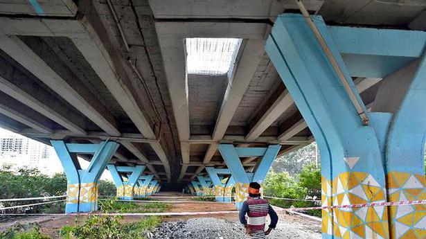 Hole in Sumanahalli flyover; BBMP to start repair on September 22