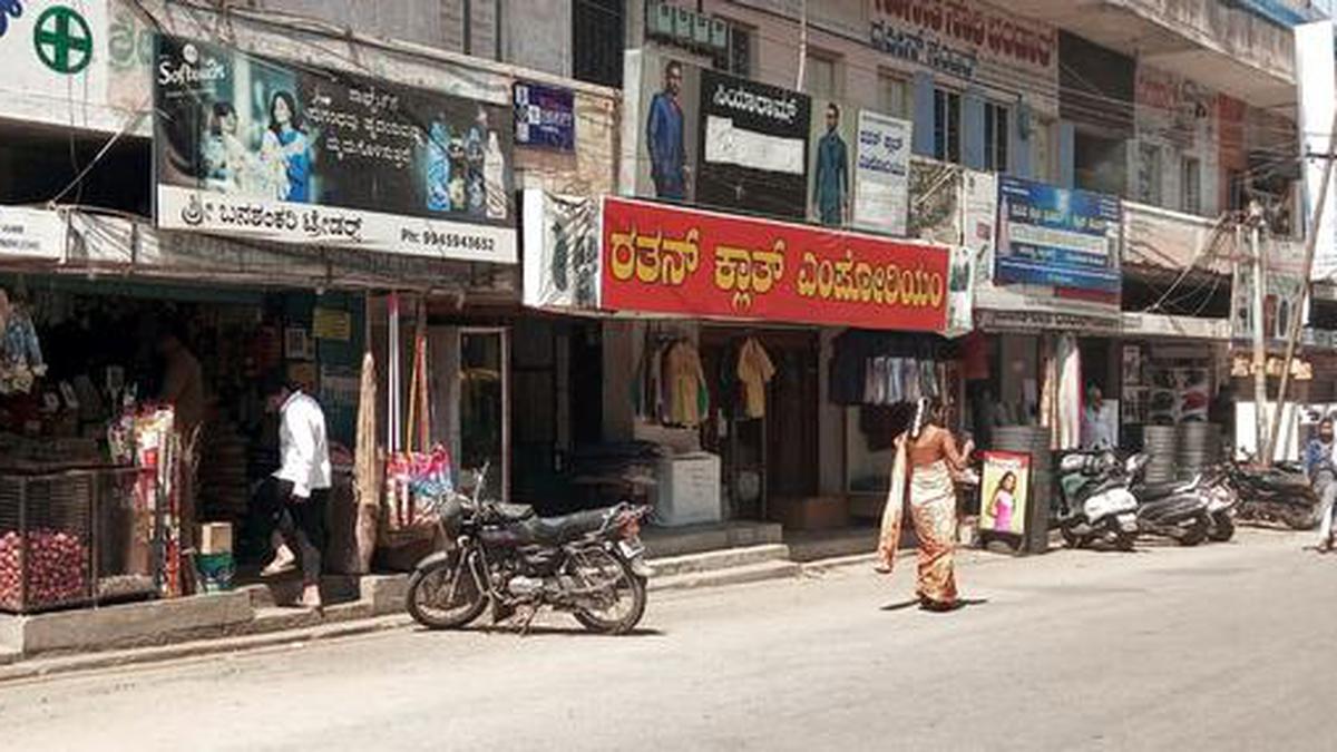 Keragodu flag row: Mandya bandh called by Hindutva groups evokes muted response