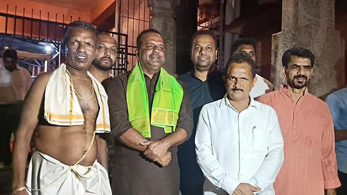 Speaker Khader visits Udupi Sri Krishna Mutt on Janmasthami