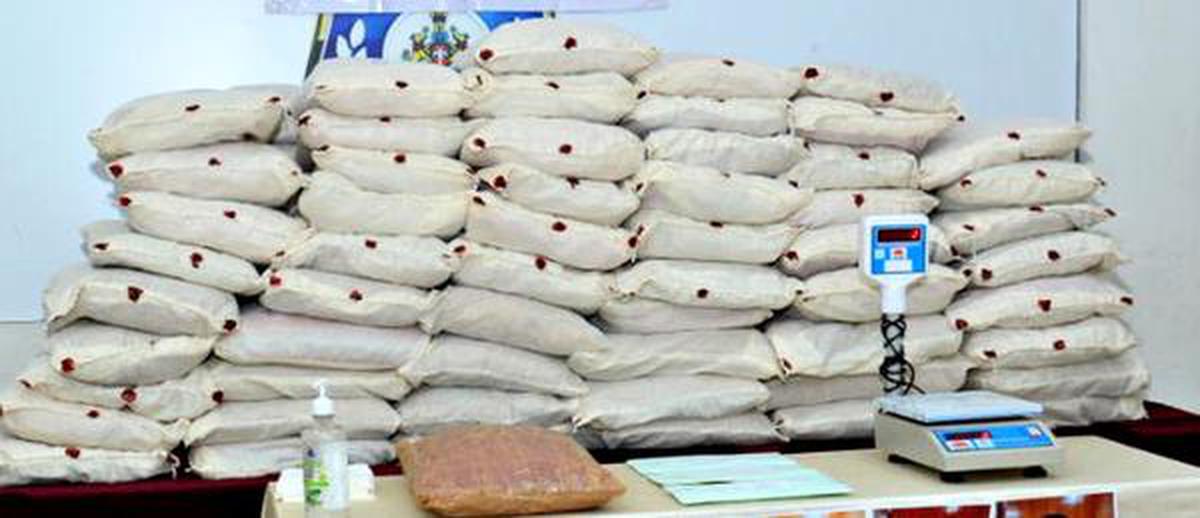 Mumbai Police Seize More Than 700 Kg Mephedrone Worth Rs 1 400 Crore