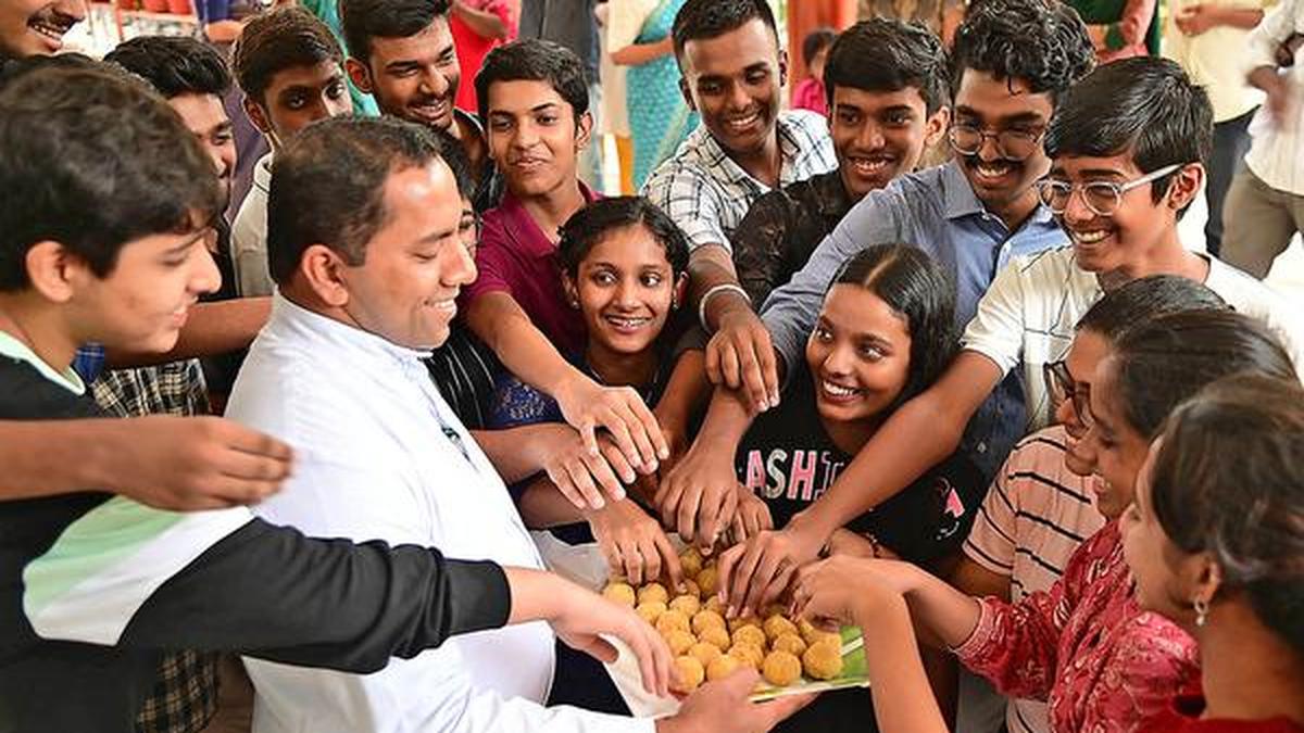 City schools fare well in CBSE Class XII, X exams