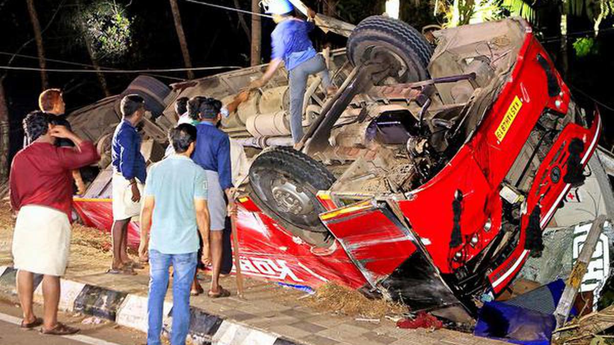 Speed limit violations by contract carriages challenge road safety in Kozhikode