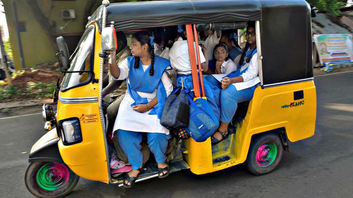 Traffic police book 994 drivers for carrying school children beyond vehicle capacity in Bengaluru