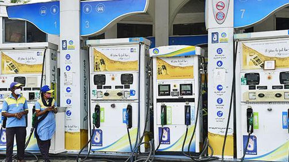 Oil firms hike commission paid to dealers, no rise in fuel prices