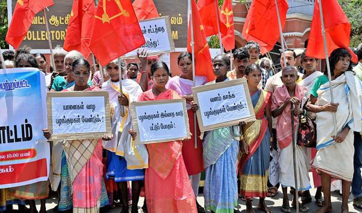 Tribal people of Gudalur protesting relocation from Mudumalai Tiger Reserve