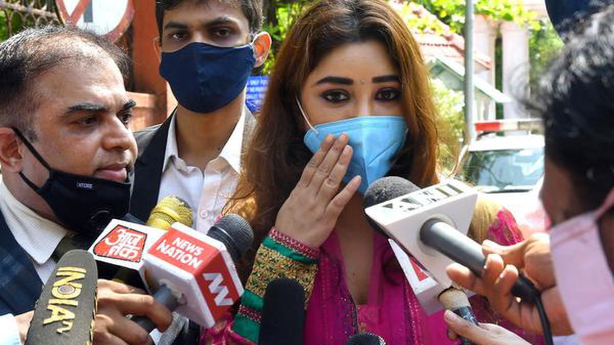 Actor Payal Ghosh Meets Mos Home After Accusing Filmmaker Anurag