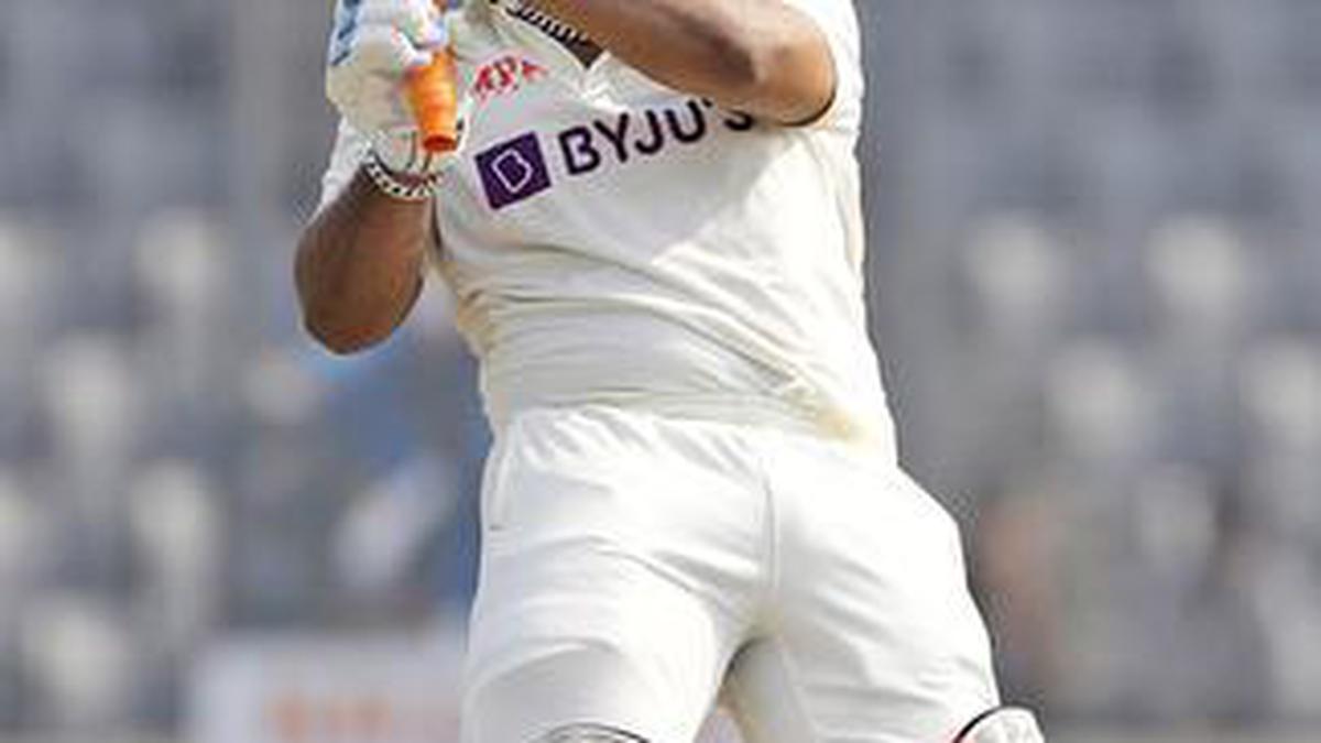 Pant, Shreyas put India in control